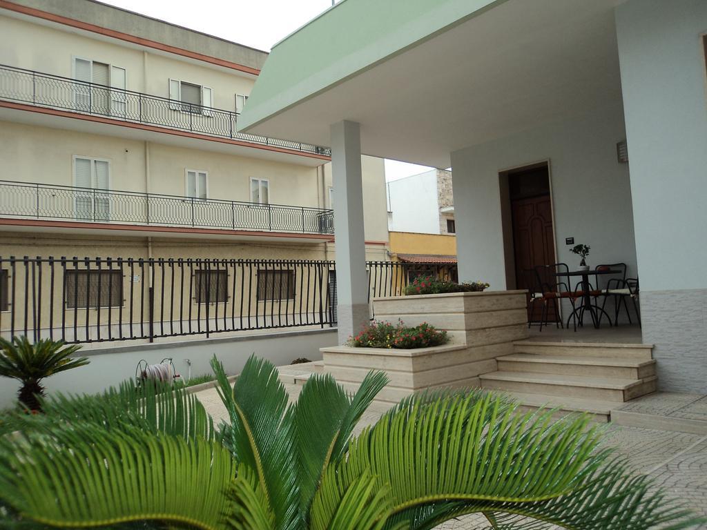 B&B Il Viandante Mesagne Bagian luar foto