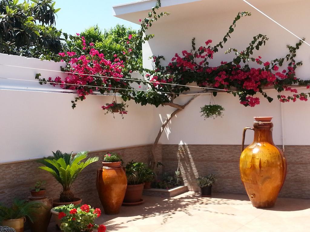 B&B Il Viandante Mesagne Bagian luar foto