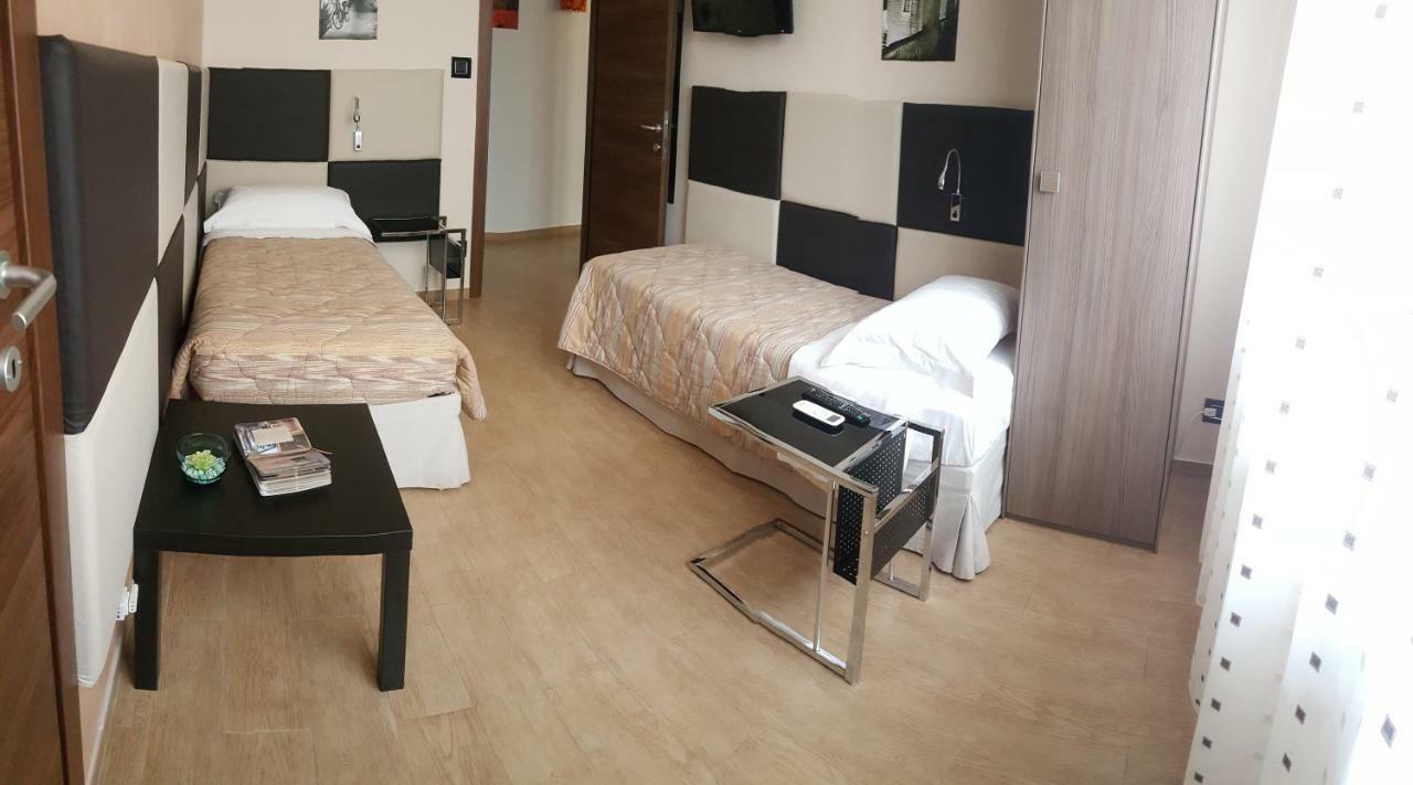 B&B Il Viandante Mesagne Bagian luar foto