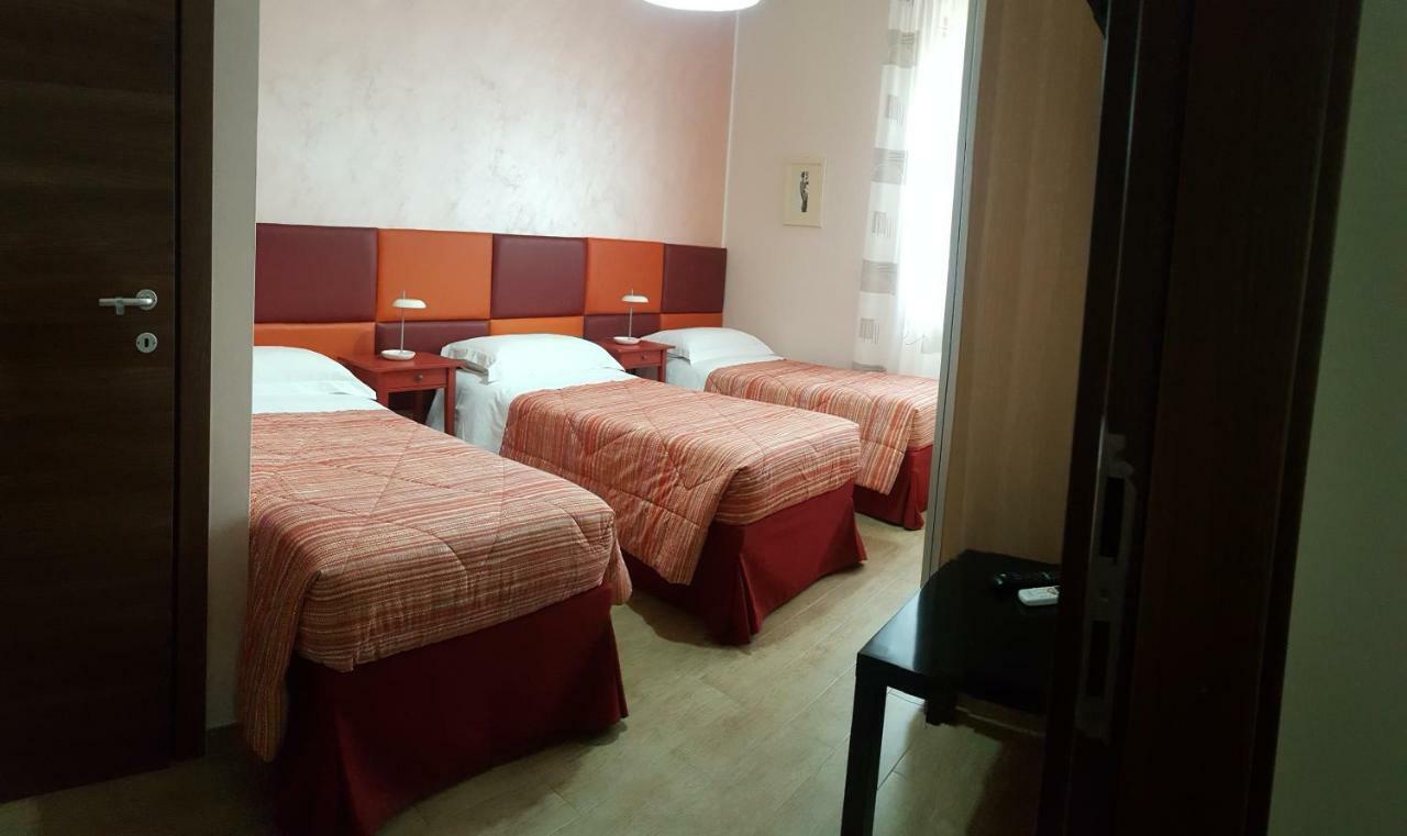 B&B Il Viandante Mesagne Bagian luar foto