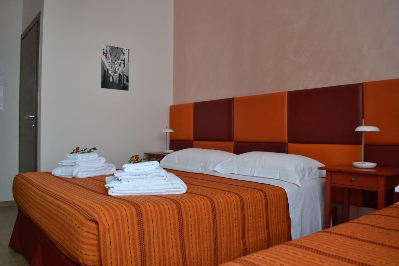 B&B Il Viandante Mesagne Bagian luar foto